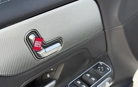 Mercedes-Benz GLB, 2021 год, 2 800 000 рублей, 17 фотография