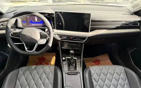 Volkswagen Lavida, 2022 год, 1 830 000 рублей, 8 фотография