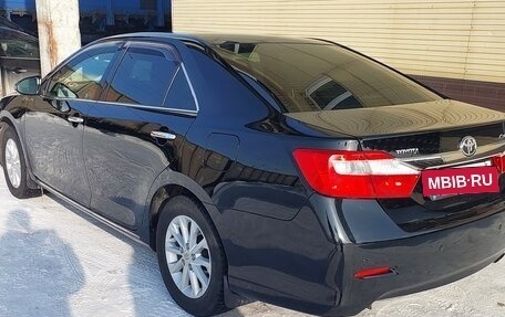 Toyota Camry, 2011 год, 1 850 000 рублей, 2 фотография