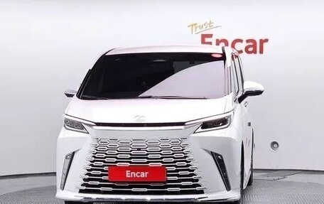 Lexus LM, 2024 год, 18 201 556 рублей, 2 фотография