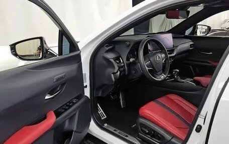 Lexus UX I, 2024 год, 4 940 555 рублей, 6 фотография