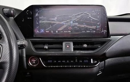 Lexus UX I, 2024 год, 4 940 555 рублей, 13 фотография