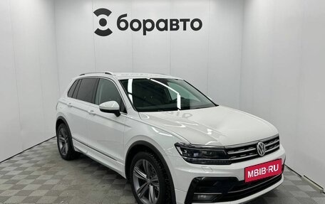 Volkswagen Tiguan II, 2020 год, 2 799 000 рублей, 2 фотография