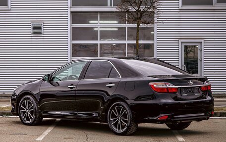 Toyota Camry, 2017 год, 1 795 000 рублей, 4 фотография