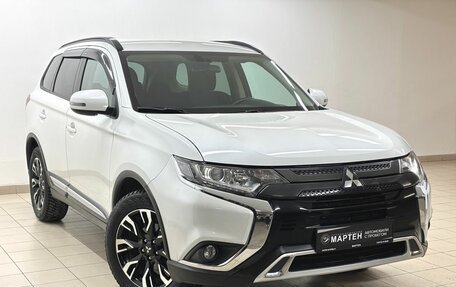Mitsubishi Outlander III рестайлинг 3, 2022 год, 3 149 000 рублей, 3 фотография