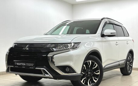 Mitsubishi Outlander III рестайлинг 3, 2022 год, 3 149 000 рублей, 7 фотография