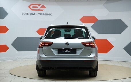 Volkswagen Tiguan II, 2018 год, 2 490 000 рублей, 5 фотография