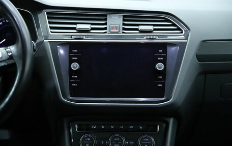 Volkswagen Tiguan II, 2018 год, 2 490 000 рублей, 11 фотография