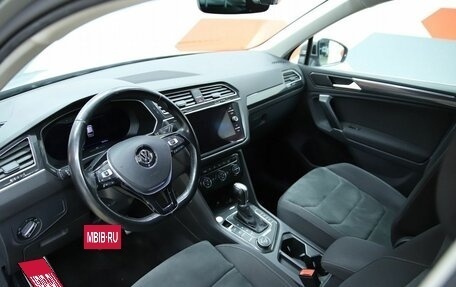 Volkswagen Tiguan II, 2018 год, 2 490 000 рублей, 8 фотография
