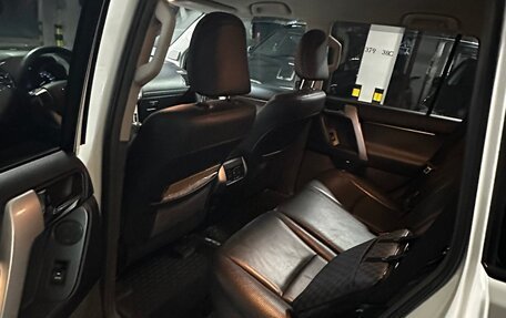 Toyota Land Cruiser Prado 150 рестайлинг 2, 2010 год, 2 400 000 рублей, 10 фотография