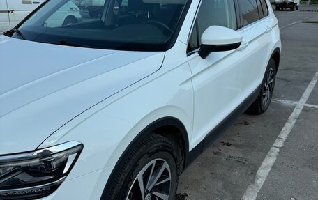 Volkswagen Tiguan II, 2018 год, 2 400 000 рублей, 6 фотография