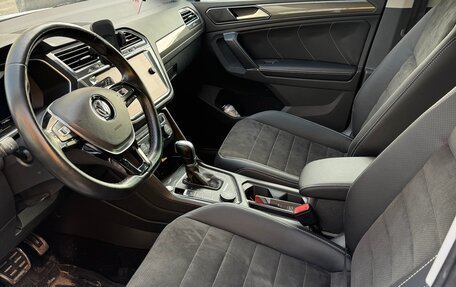 Volkswagen Tiguan II, 2018 год, 2 400 000 рублей, 10 фотография