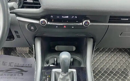 Mazda 3, 2022 год, 1 840 000 рублей, 16 фотография