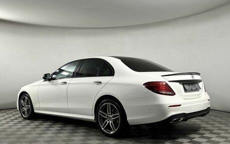 Mercedes-Benz E-Класс, 2019 год, 3 699 000 рублей, 6 фотография