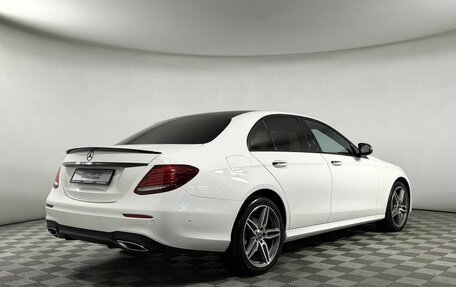 Mercedes-Benz E-Класс, 2019 год, 3 699 000 рублей, 30 фотография