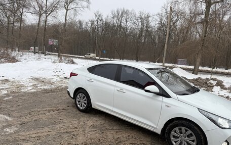 Hyundai Solaris II рестайлинг, 2021 год, 1 370 000 рублей, 4 фотография