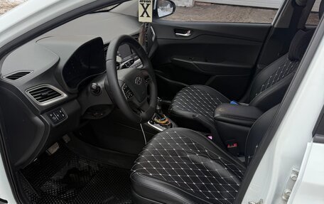 Hyundai Solaris II рестайлинг, 2021 год, 1 370 000 рублей, 9 фотография