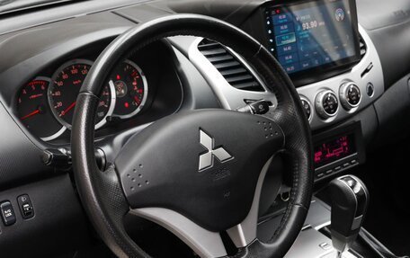 Mitsubishi L200 IV рестайлинг, 2014 год, 1 899 000 рублей, 8 фотография