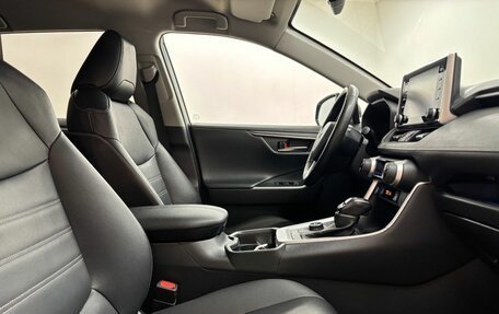 Toyota RAV4, 2021 год, 4 180 000 рублей, 12 фотография