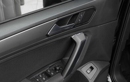 Volkswagen Tiguan II, 2019 год, 2 649 000 рублей, 17 фотография