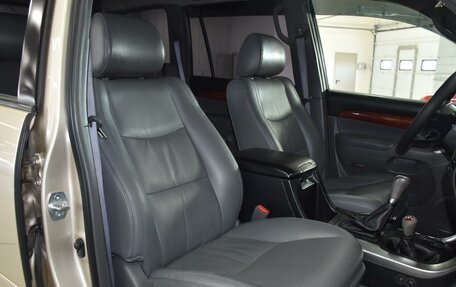 Toyota Land Cruiser Prado 120 рестайлинг, 2007 год, 2 599 000 рублей, 6 фотография