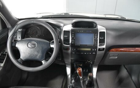 Toyota Land Cruiser Prado 120 рестайлинг, 2007 год, 2 599 000 рублей, 11 фотография