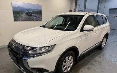 Mitsubishi Outlander III рестайлинг 3, 2019 год, 2 099 000 рублей, 1 фотография