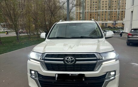 Toyota Land Cruiser 200, 2021 год, 8 500 000 рублей, 1 фотография