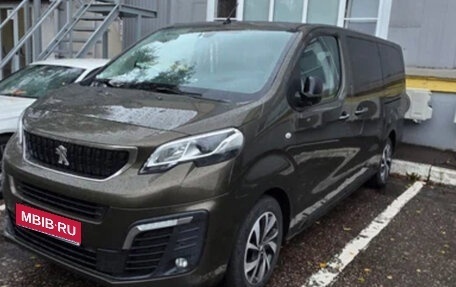 Peugeot Traveller I, 2018 год, 3 600 000 рублей, 1 фотография