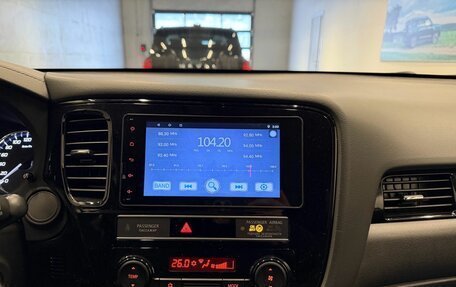 Mitsubishi Outlander III рестайлинг 3, 2019 год, 2 099 000 рублей, 10 фотография