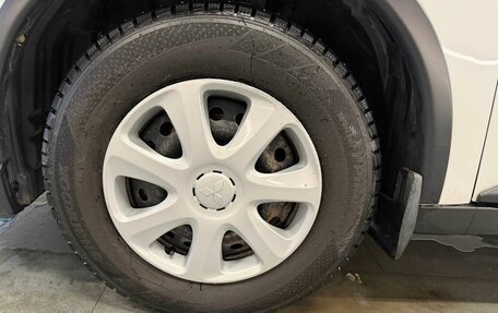 Mitsubishi Outlander III рестайлинг 3, 2019 год, 2 099 000 рублей, 15 фотография