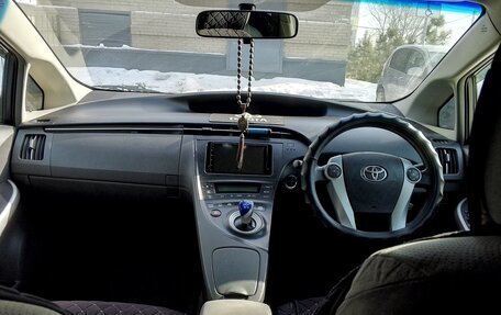 Toyota Prius, 2010 год, 570 000 рублей, 11 фотография