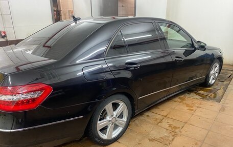 Mercedes-Benz E-Класс, 2010 год, 1 400 000 рублей, 4 фотография