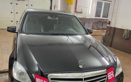 Mercedes-Benz E-Класс, 2010 год, 1 400 000 рублей, 2 фотография