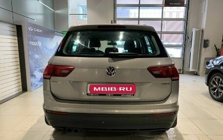 Volkswagen Tiguan II, 2019 год, 2 450 000 рублей, 5 фотография