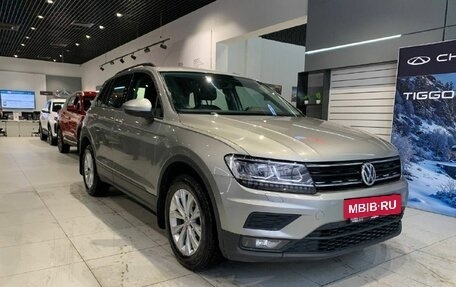 Volkswagen Tiguan II, 2019 год, 2 450 000 рублей, 3 фотография