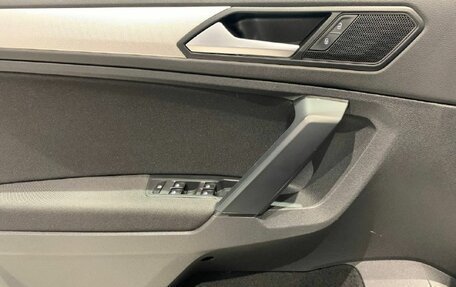 Volkswagen Tiguan II, 2019 год, 2 450 000 рублей, 16 фотография