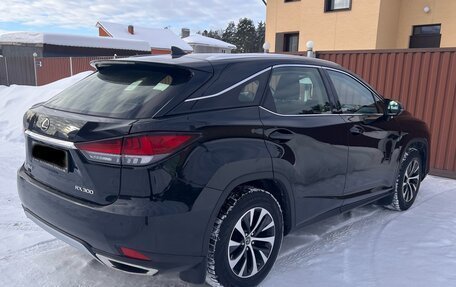 Lexus RX IV рестайлинг, 2020 год, 4 200 000 рублей, 8 фотография