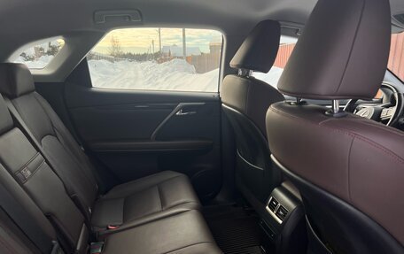 Lexus RX IV рестайлинг, 2020 год, 4 200 000 рублей, 9 фотография