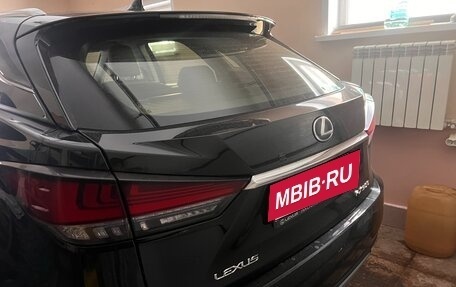 Lexus RX IV рестайлинг, 2020 год, 4 200 000 рублей, 10 фотография