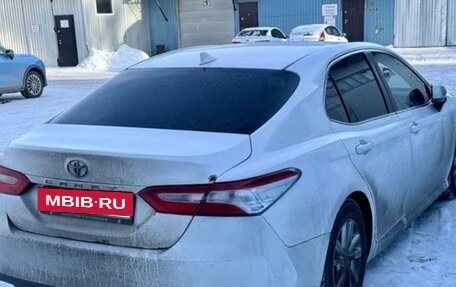 Toyota Camry, 2019 год, 1 550 000 рублей, 10 фотография