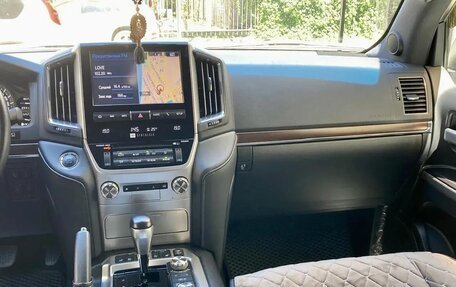 Toyota Land Cruiser 200, 2018 год, 8 950 000 рублей, 6 фотография