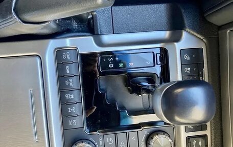 Toyota Land Cruiser 200, 2018 год, 8 950 000 рублей, 13 фотография