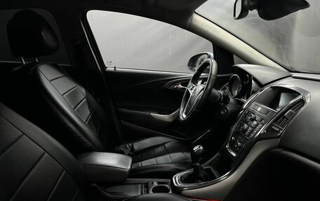 Opel Astra J, 2011 год, 549 900 рублей, 21 фотография