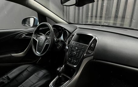 Opel Astra J, 2011 год, 549 900 рублей, 22 фотография