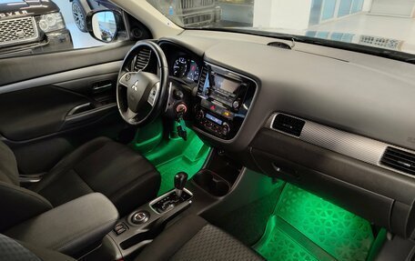 Mitsubishi Outlander III рестайлинг 3, 2013 год, 1 290 000 рублей, 6 фотография