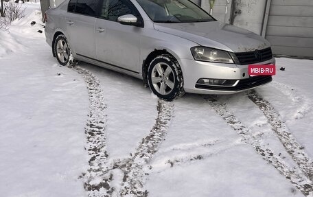 Volkswagen Passat B7, 2013 год, 610 000 рублей, 1 фотография