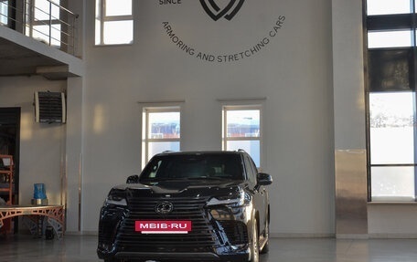 Lexus LX, 2025 год, 44 000 000 рублей, 2 фотография