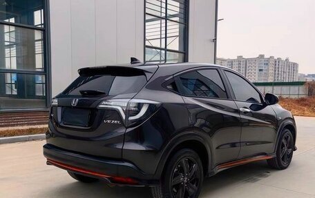 Honda Vezel, 2022 год, 1 700 000 рублей, 4 фотография