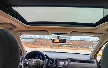 Honda Vezel, 2022 год, 1 700 000 рублей, 10 фотография